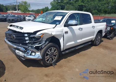 2019 Toyota Tundra 1794 5.7L V8 из США, поврежденный, VIN 5TFAY5F13KX833473